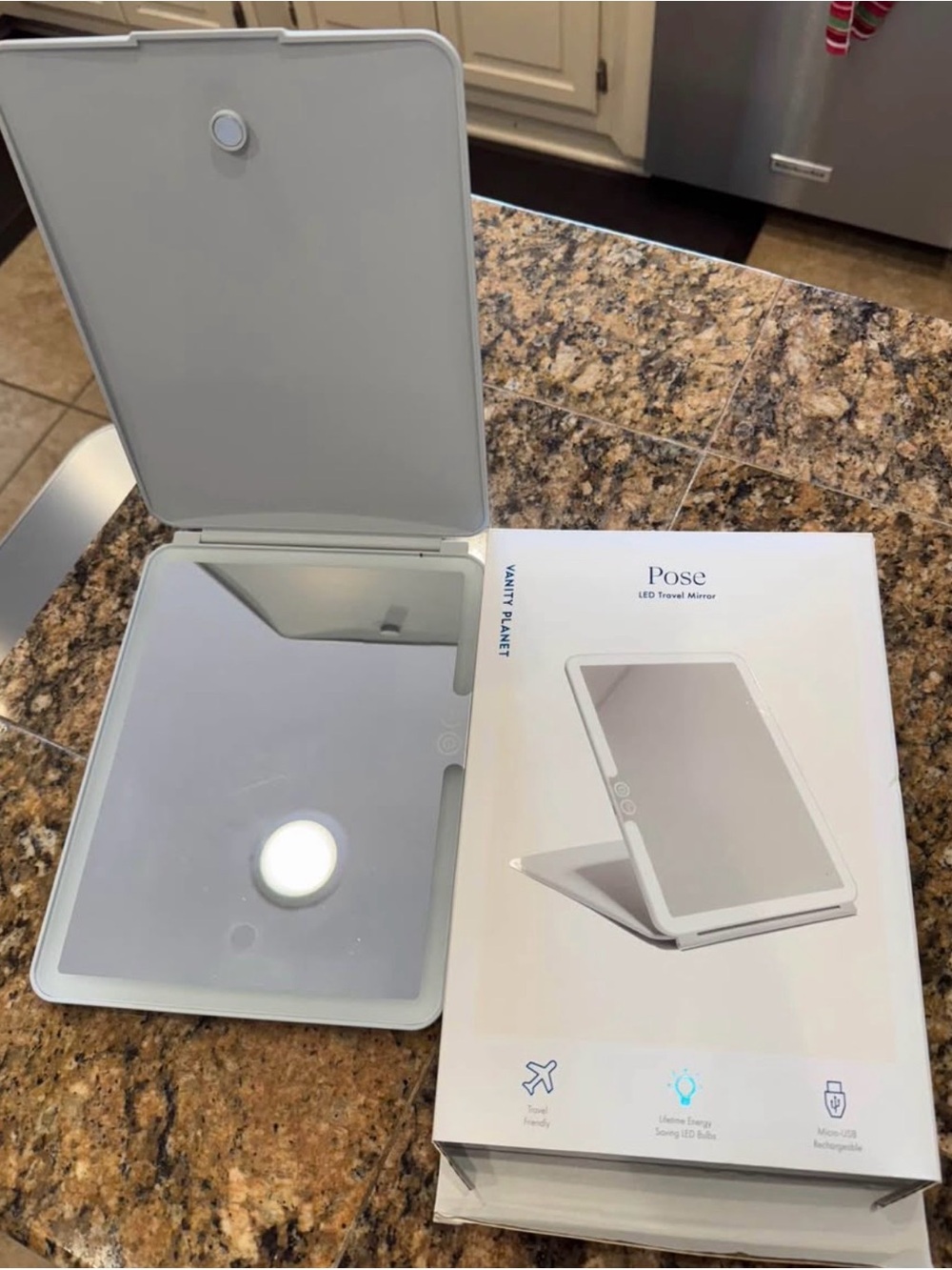 NWT Vanity Planet Pose LED Travel Mirror in White